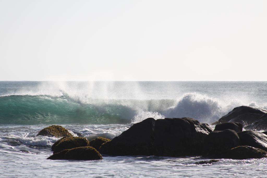 Отель Surf & Yoga Аругам Экстерьер фото